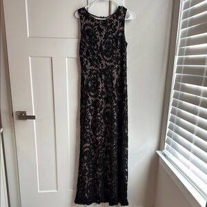 Adrianna Papell Black Sleeveless Maxi Gown